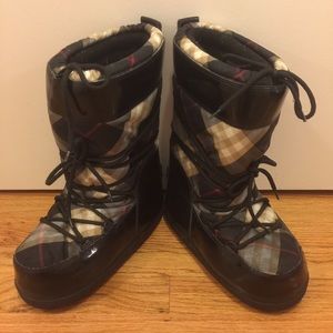 Burberry Moon Boots